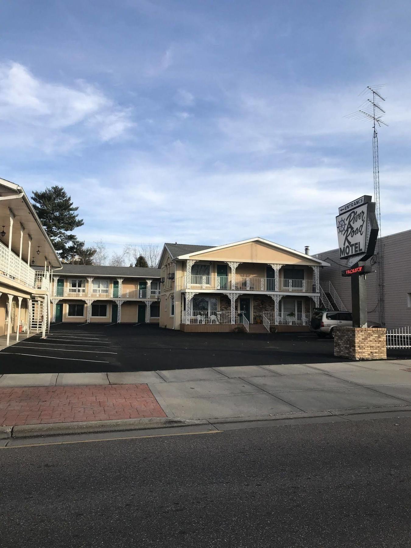 River Road Motel วิสคอนซินเดลส์ ภายนอก รูปภาพ